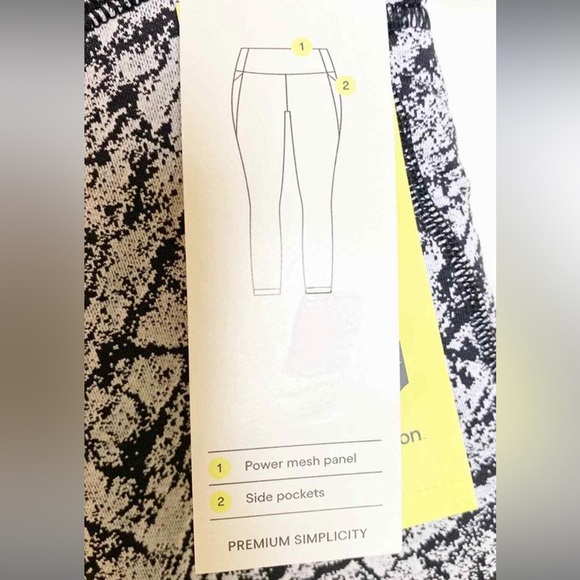 All In Motion Simplicity Marble Print Contour High-Rise 7/8 Leggings size Medium - Picture 13 of 16